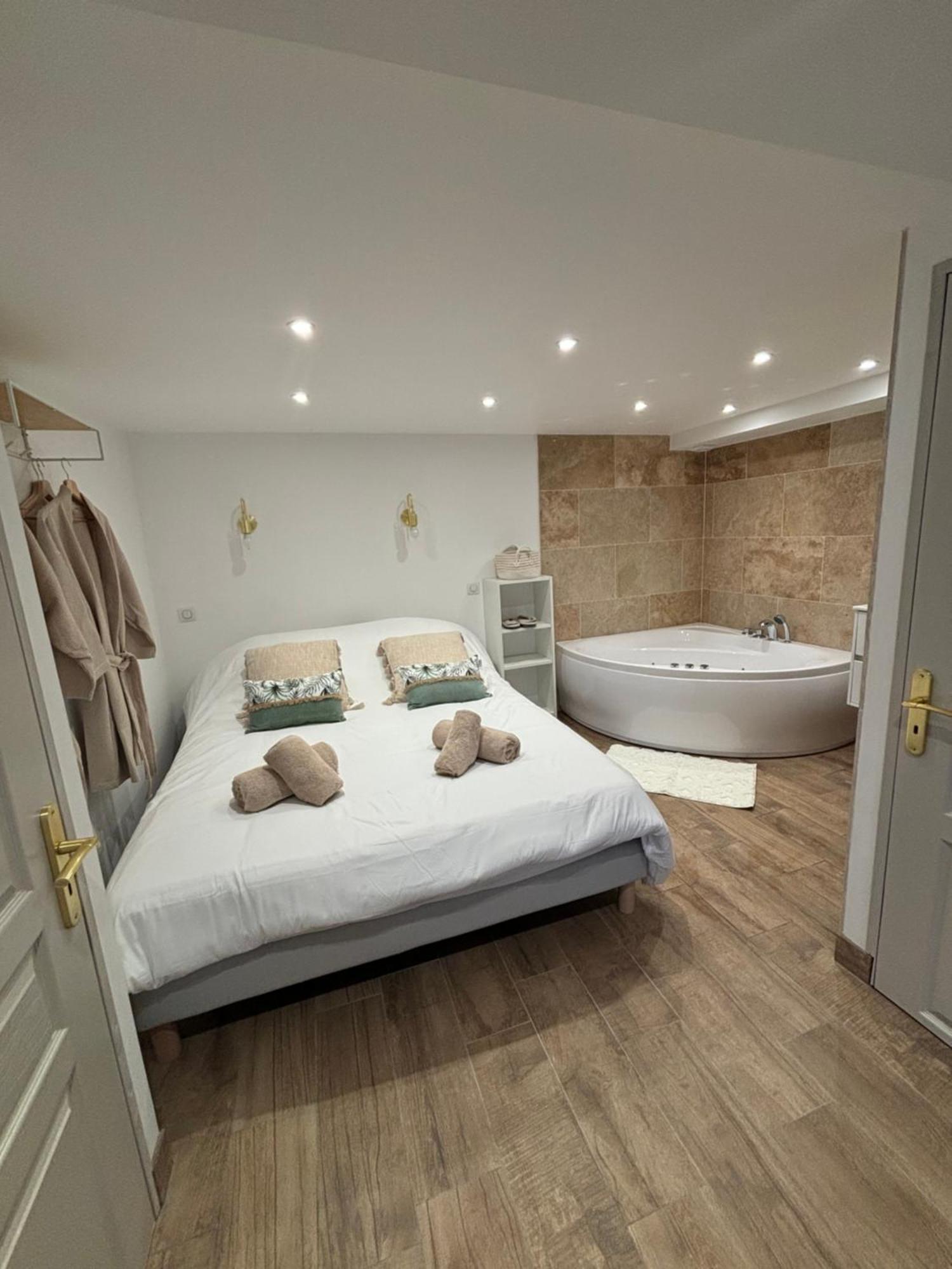 La Ptite Suite De Julie Epernay Luaran gambar